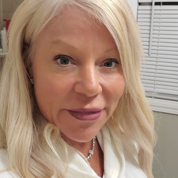 Meet your Posher, Kristal - Picture 1 of 1